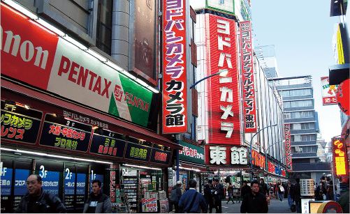 新宿駅家電量販店