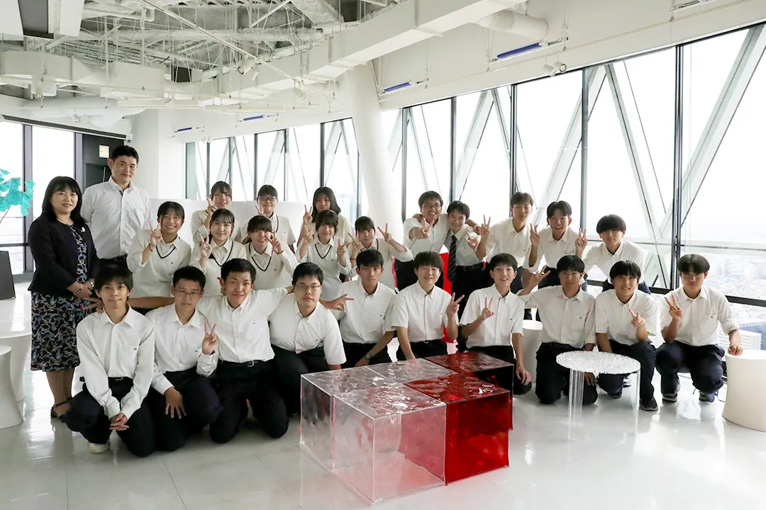 愛知県が推進するICT教育の一環で、高校生へAIやロボットのプログラミングに関する特別授業を実施しました